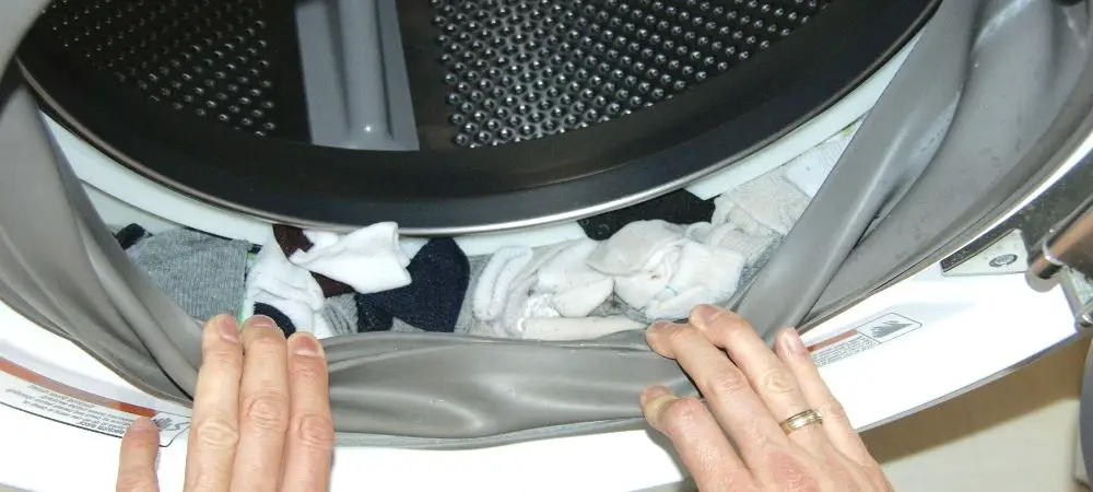 Verlorene Socken in der Waschmaschine vermeiden