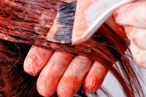 Anleitung für das Entfernen von Haarfarbe von der Haut